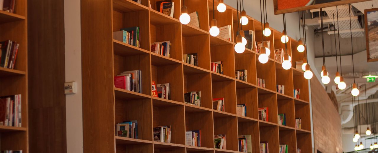 Réussir l'Éclairage de votre bibliothèque
